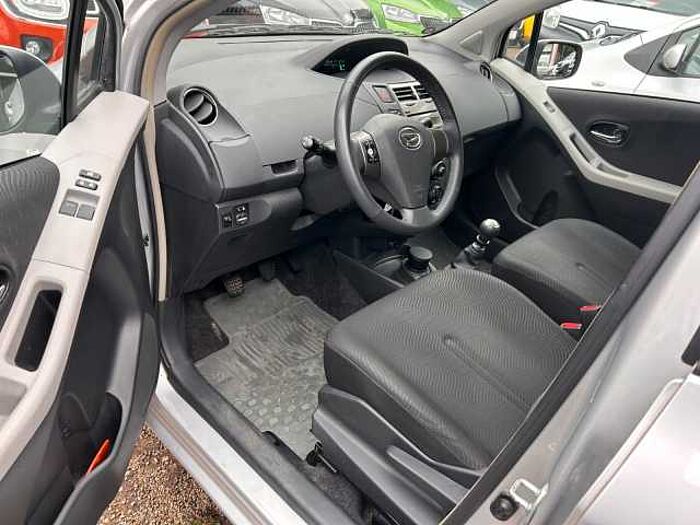 Daihatsu Charade 1,33 Dual-VVT-i Basis+Winterräder