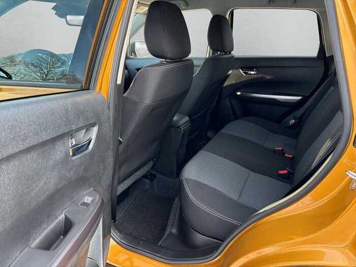 Suzuki Vitara 1.4 Comfort 4x4 *Navi*SHZ*RFK*WR*AZV
