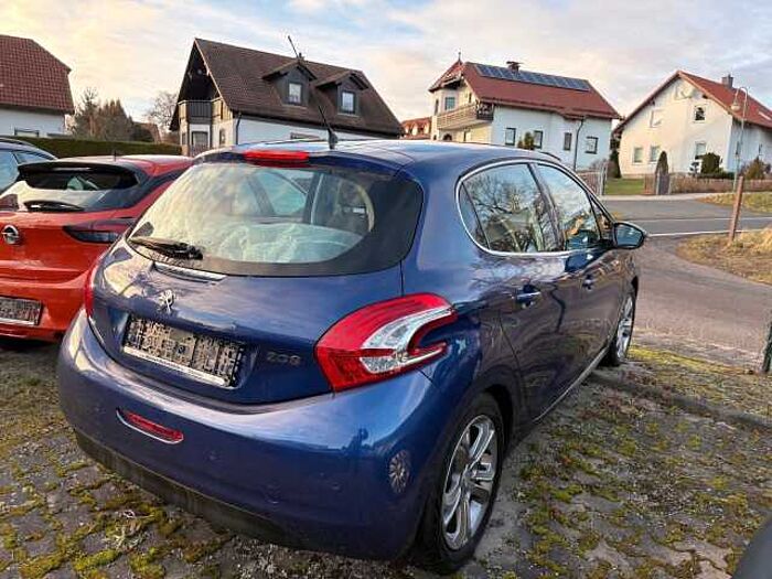 Peugeot 208 Allure Automatik +WR