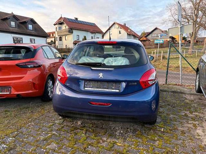 Peugeot 208 Allure Automatik +WR