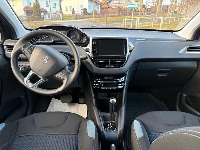 Peugeot 208 Allure Automatik +WR