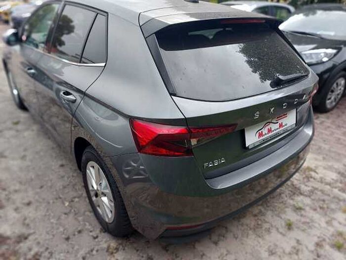 SKODA Fabia Ambition Automatic