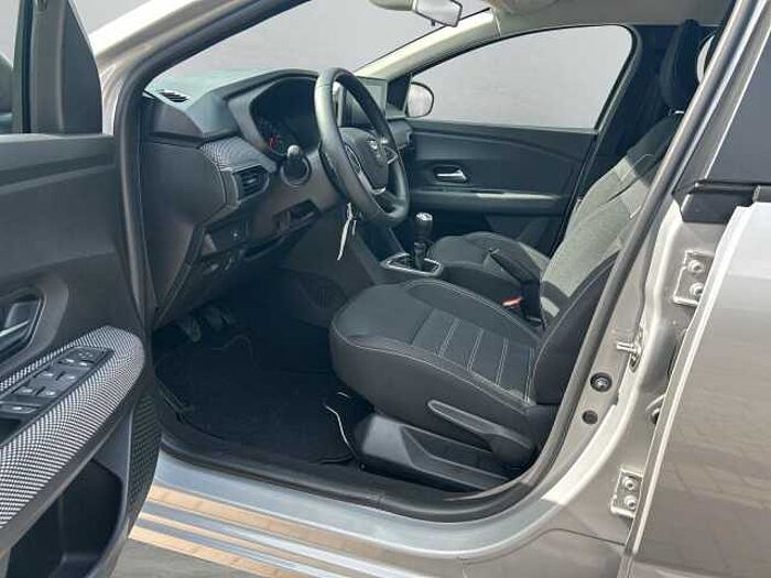 Dacia Sandero TCe 90 Comf. in graumet ,blau. schwarz