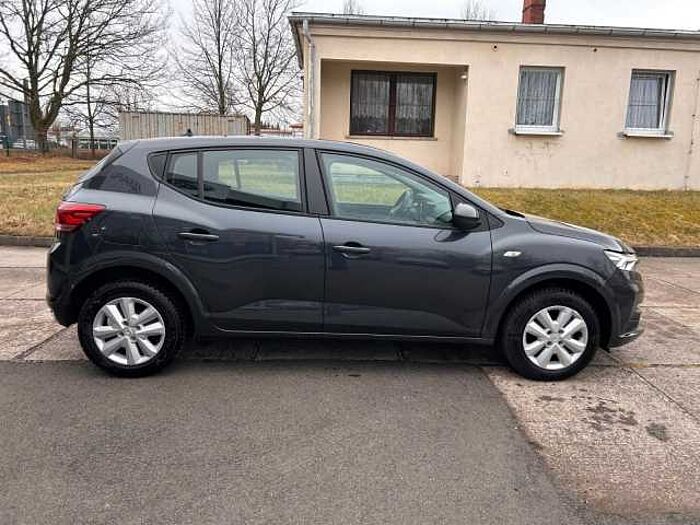 Dacia Sandero TCe 90 Comf. auch in silber u. blau