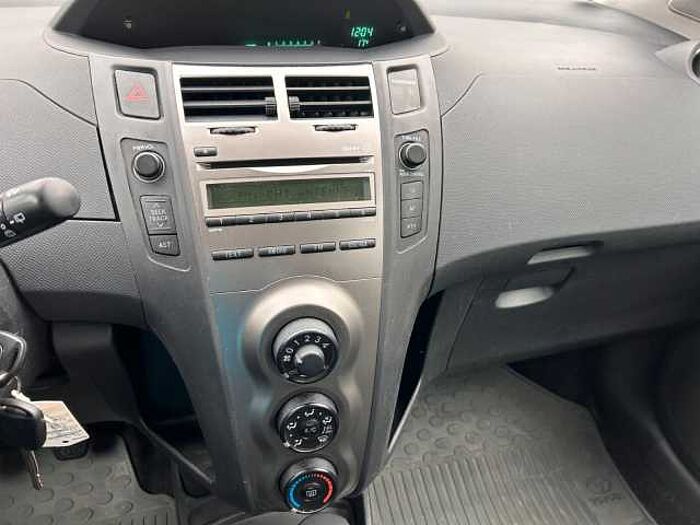 Daihatsu Charade 1,33 Dual-VVT-i Basis+Winterräder