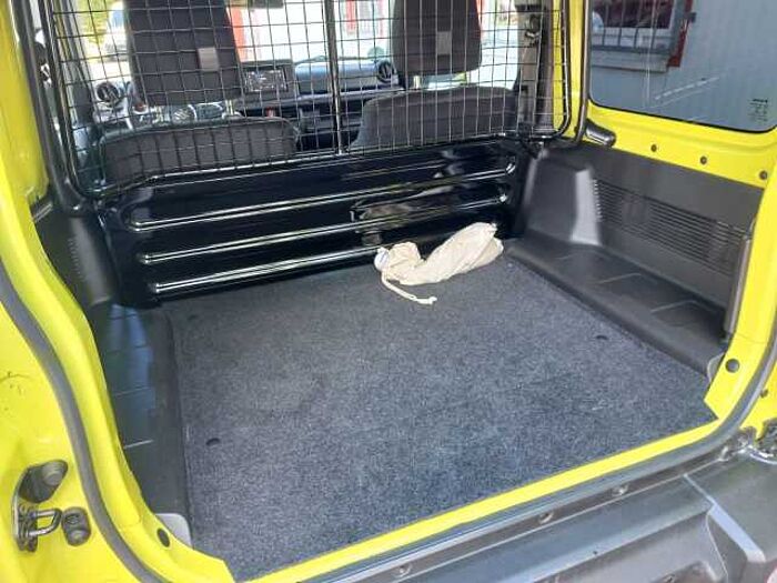 Suzuki Jimny NFZ+Anhängerkupplung