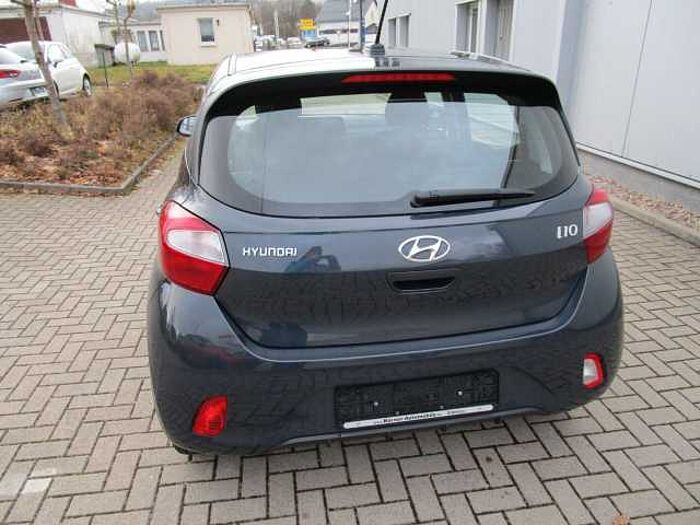 Hyundai i10 Select Sitzh: Lenkradhz, DAB, PDC, Tempomat