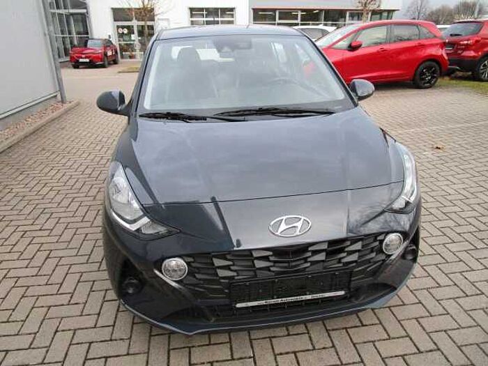 Hyundai i10 Select Sitzh: Lenkradhz, DAB, PDC, Tempomat