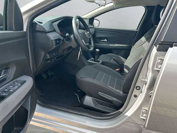 Dacia Sandero TCe 90 Comf. in graumet ,blau. schwarz