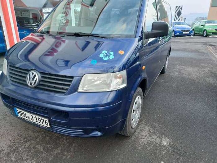 Volkswagen T5 Transporter Bus Shuttle
