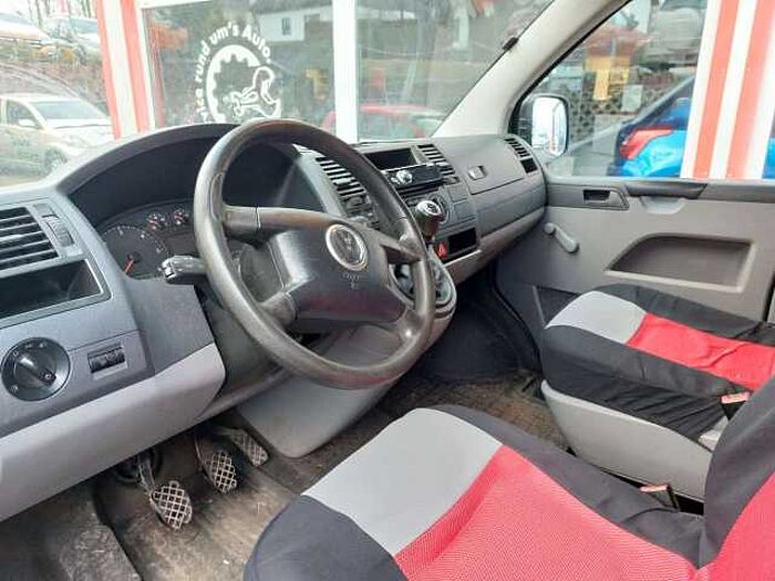 Volkswagen T5 Transporter Bus Shuttle