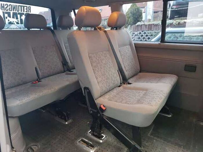 Volkswagen T5 Transporter Bus Shuttle