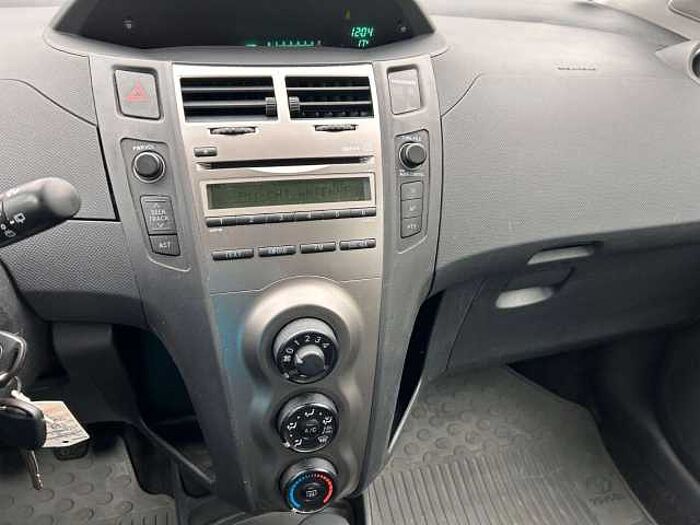 Daihatsu Charade 1,33 Dual-VVT-i Basis+Winterräder