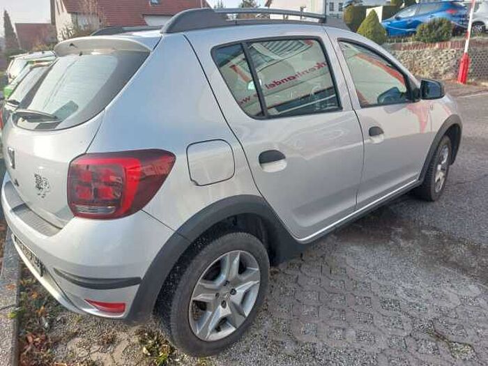 Dacia Sandero TCe 100 Stepway Prestige+Winterräder