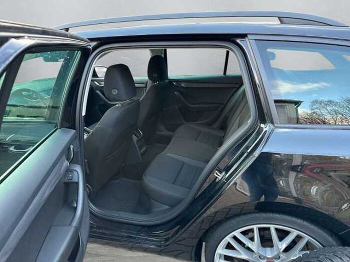 SKODA Octavia Combi 1.6 TDI Ambition