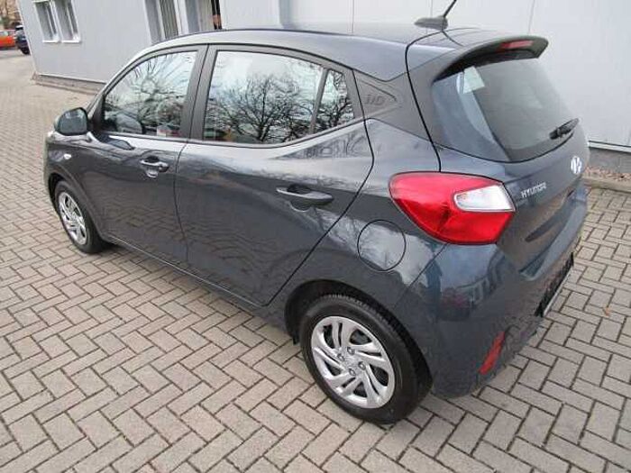 Hyundai i10 Select Sitzh: Lenkradhz, DAB, PDC, Tempom. +WR