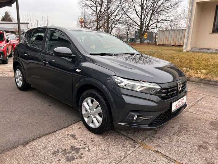 Dacia Sandero TCe 90 Comf. auch in silber