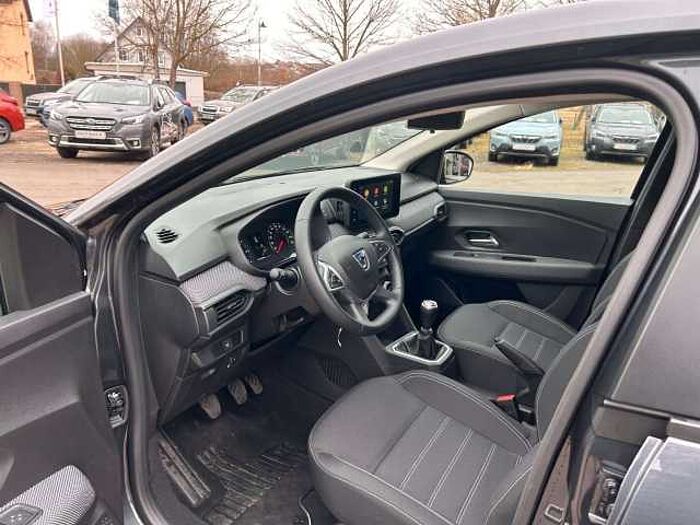 Dacia Sandero TCe 90 Comf. auch in silber