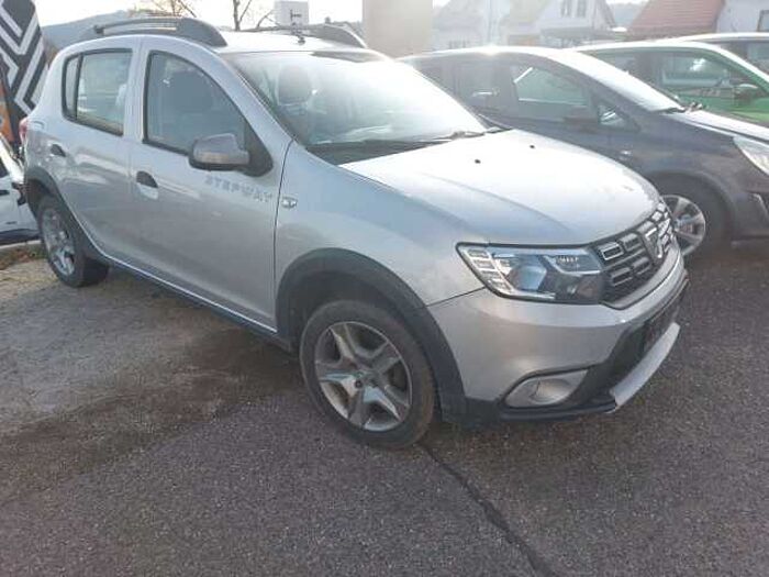 Dacia Sandero TCe 100 Stepway Prestige+Winterräder