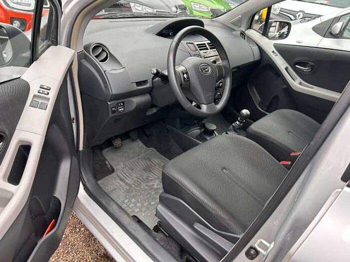 Daihatsu Charade 1,33 Dual-VVT-i Basis+Winterräder