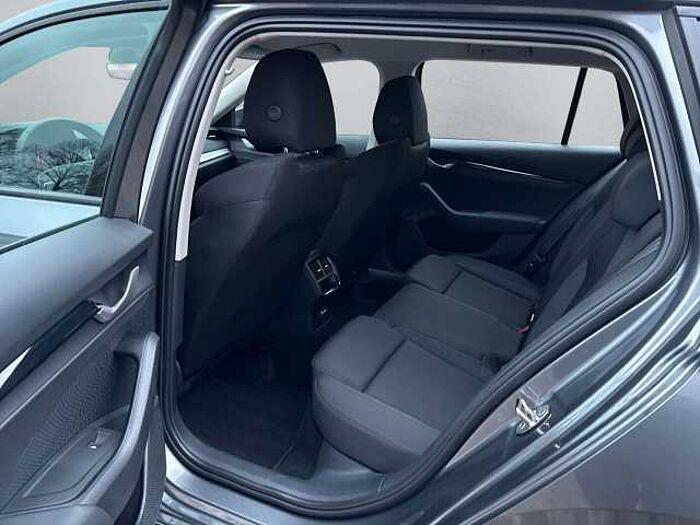 SKODA Octavia Combi 1.5 TSI Essence *SHZ*LED*Tempomat*