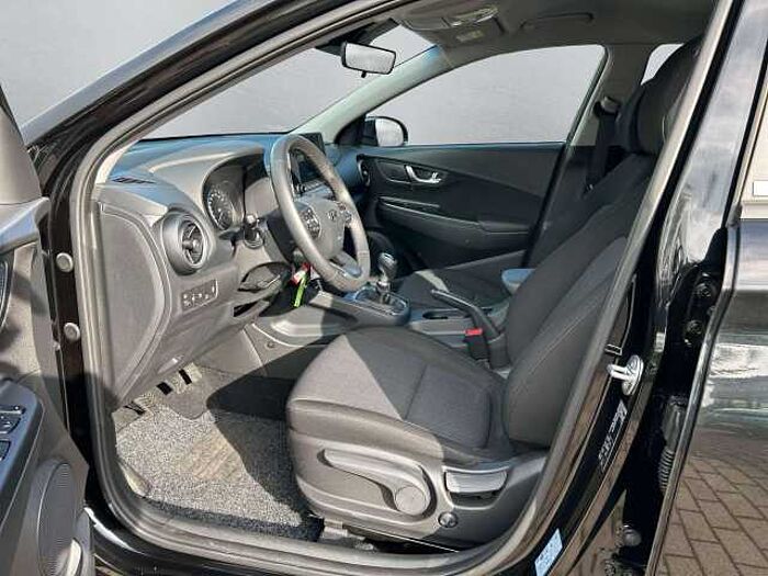 Hyundai KONA Select Mild-Hybrid 2WD