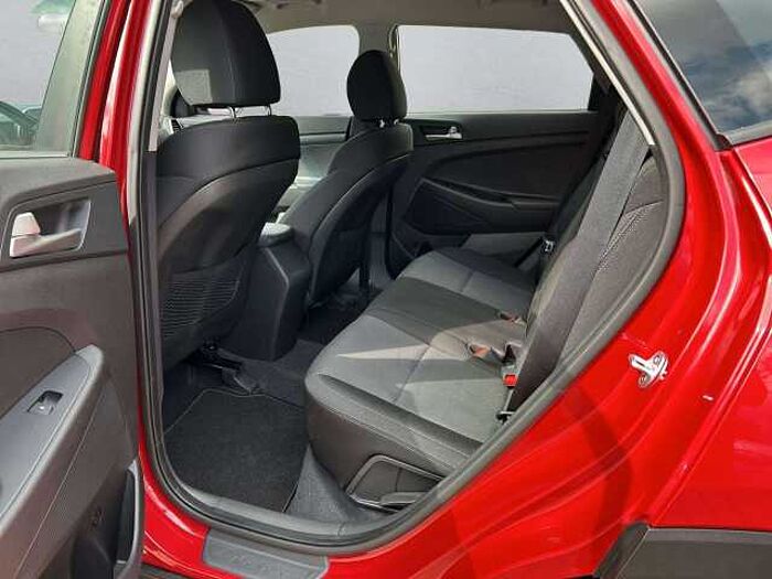 Hyundai TUCSON Pure 2WD