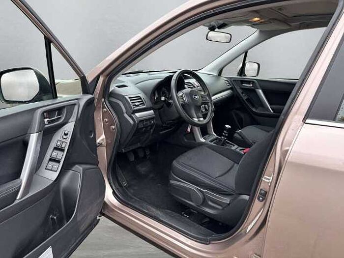 Subaru Forester Exclusive 2.0D *AHK*Pano*SHZ*Klima*WR*