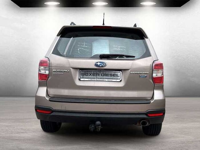 Subaru Forester Exclusive 2.0D *AHK*Pano*SHZ*Klima*WR*
